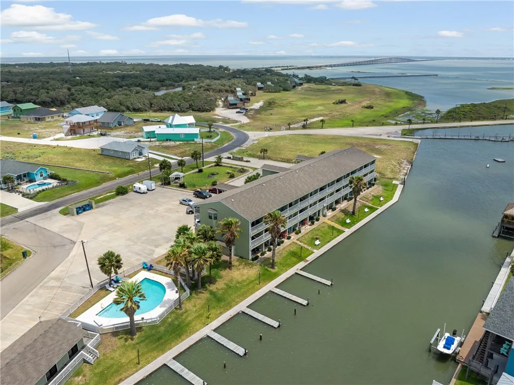 2290 N. Fulton Beach Rd #113 Rockport, TX 78382