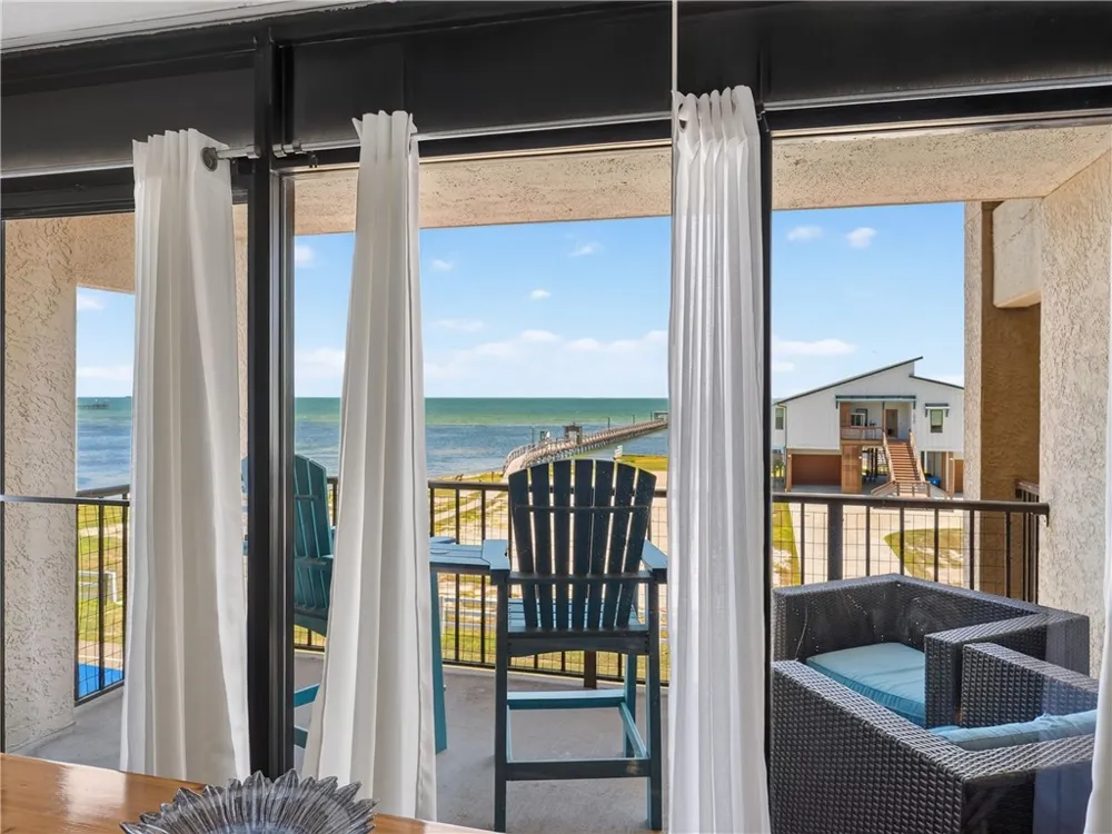 1021 S Water Street #313 Rockport, TX 78382