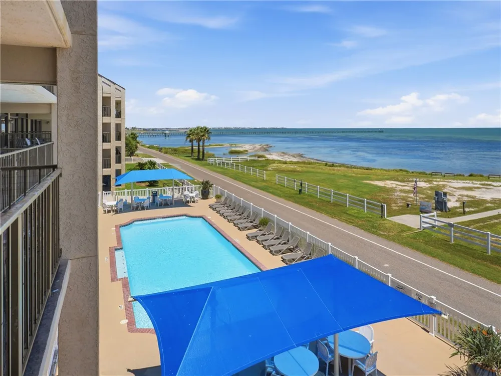 1021 S Water Street #313 Rockport, TX 78382