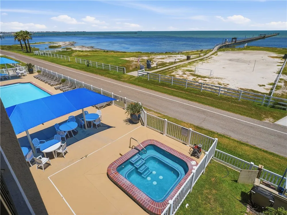 1021 S Water Street #313 Rockport, TX 78382