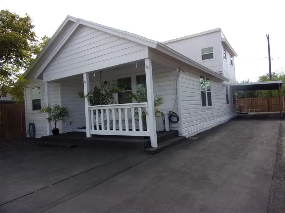 2722 Greenwood Drive Corpus Christi, TX 78405