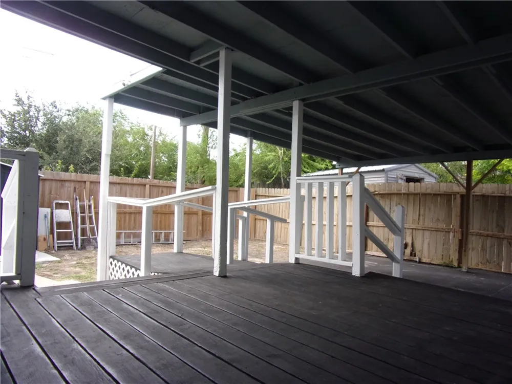 2722 Greenwood Drive Corpus Christi, TX 78405