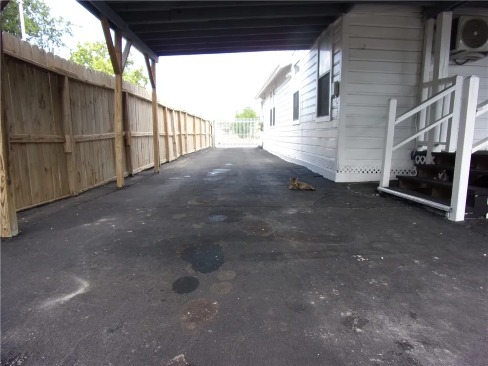 2722 Greenwood Drive Corpus Christi, TX 78405