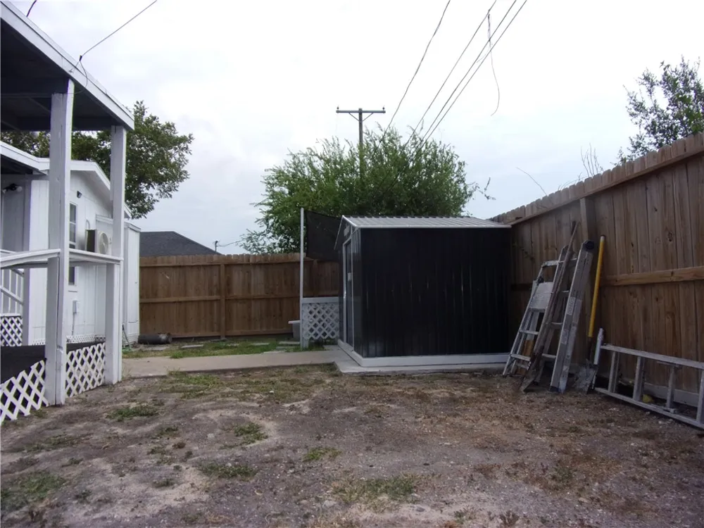 2722 Greenwood Drive Corpus Christi, TX 78405