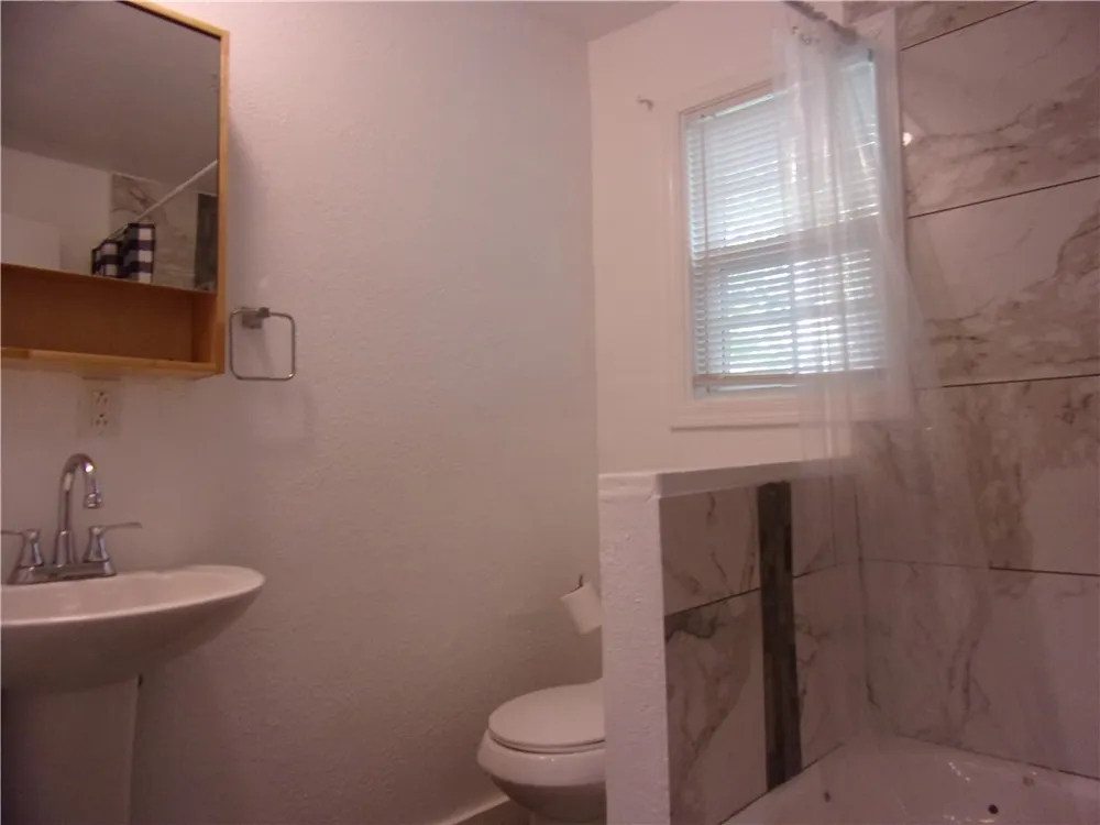 2722 Greenwood Drive Corpus Christi, TX 78405
