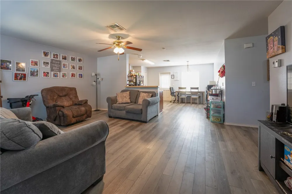 1706 Chisolm Trail Corpus Christi, TX 78410