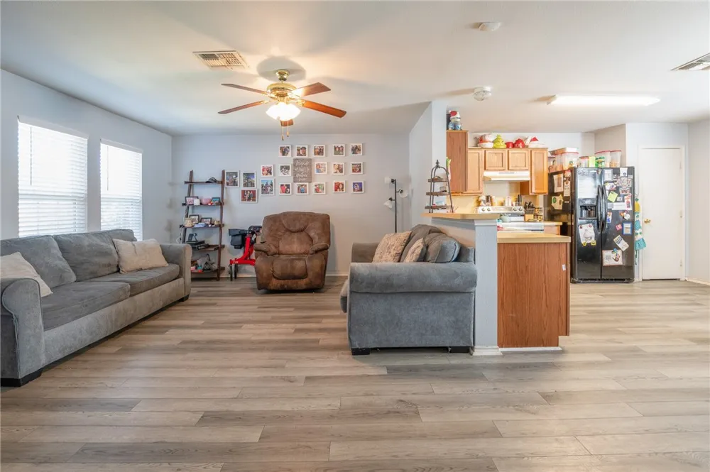 1706 Chisolm Trail Corpus Christi, TX 78410