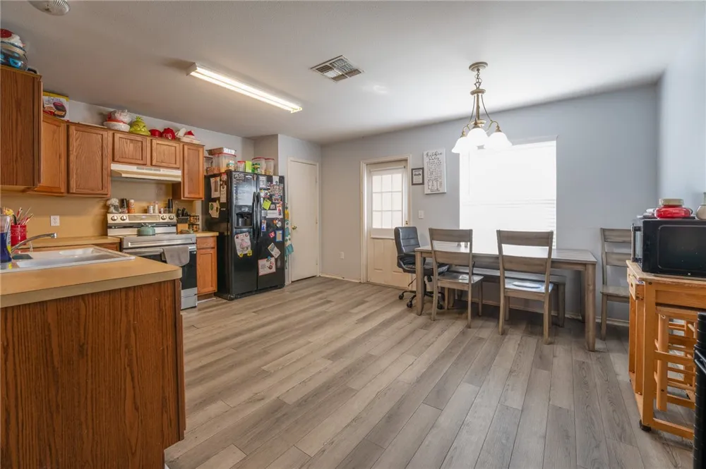 1706 Chisolm Trail Corpus Christi, TX 78410