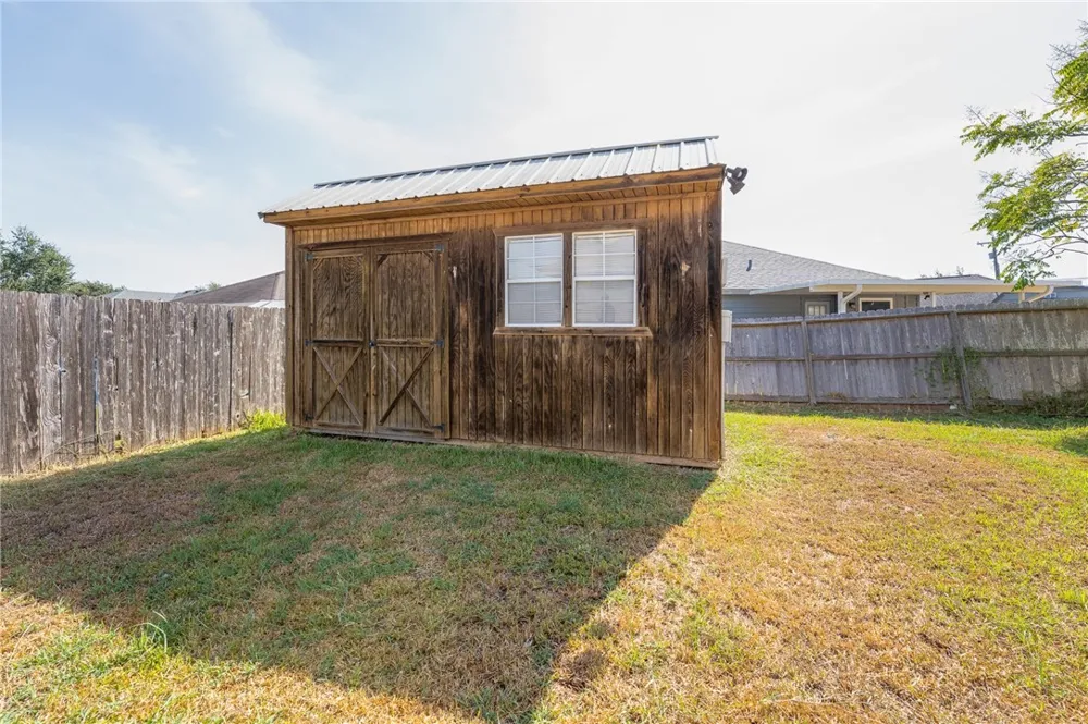 1706 Chisolm Trail Corpus Christi, TX 78410