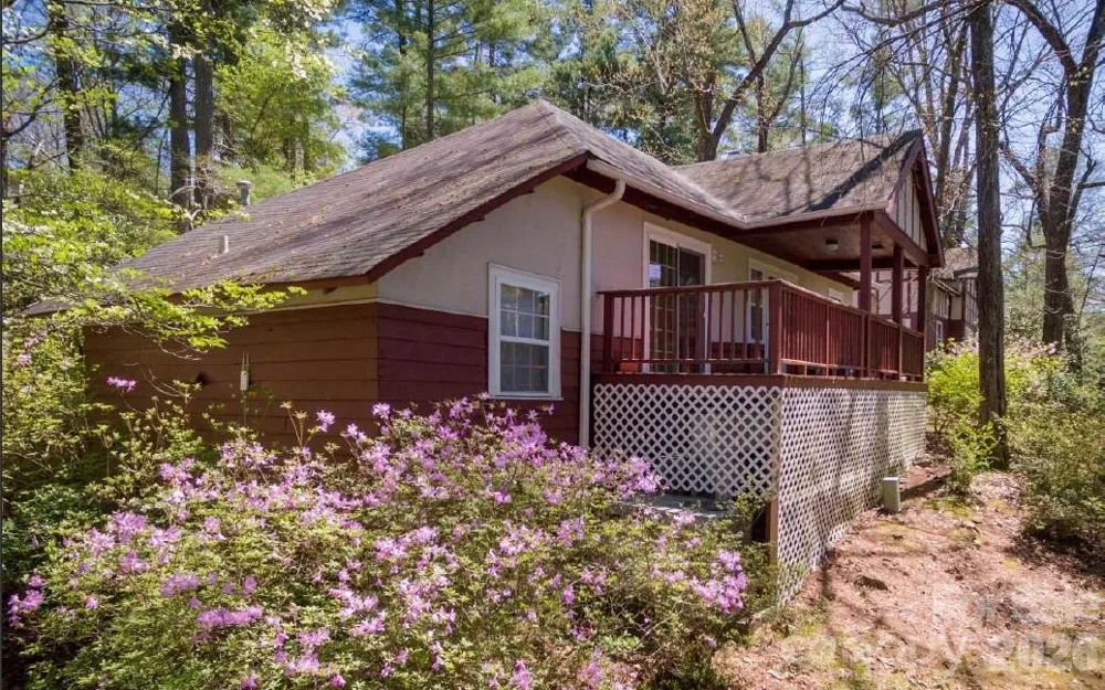 86 Lily Pad Lane Flat Rock, NC 28731