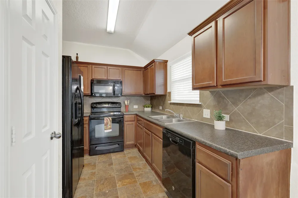 217 Teron Drive San Marcos, TX 78666
