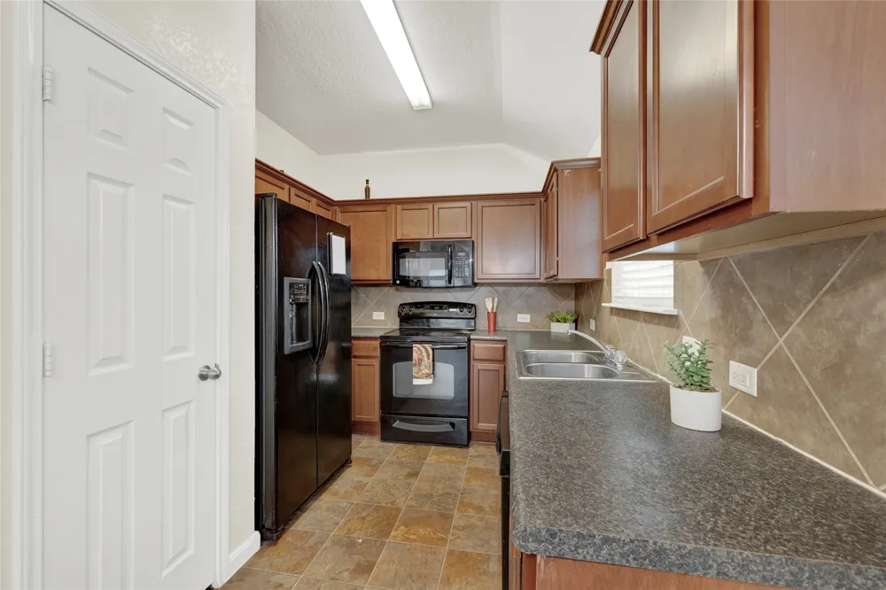 217 Teron Drive San Marcos, TX 78666