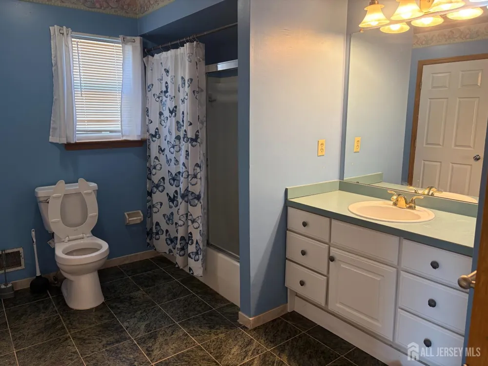 27 Marion Street Port Reading, NJ 07064