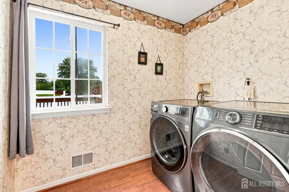 5 Cherrywood Drive Piscataway, NJ 08854