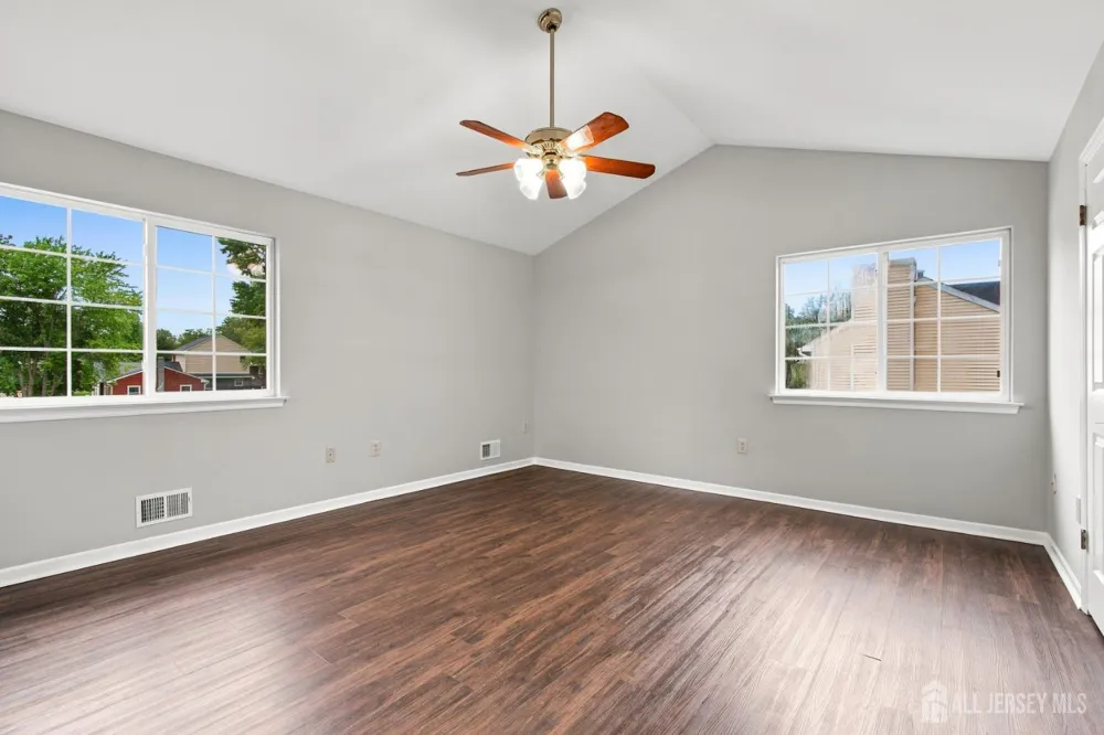 5 Cherrywood Drive Piscataway, NJ 08854
