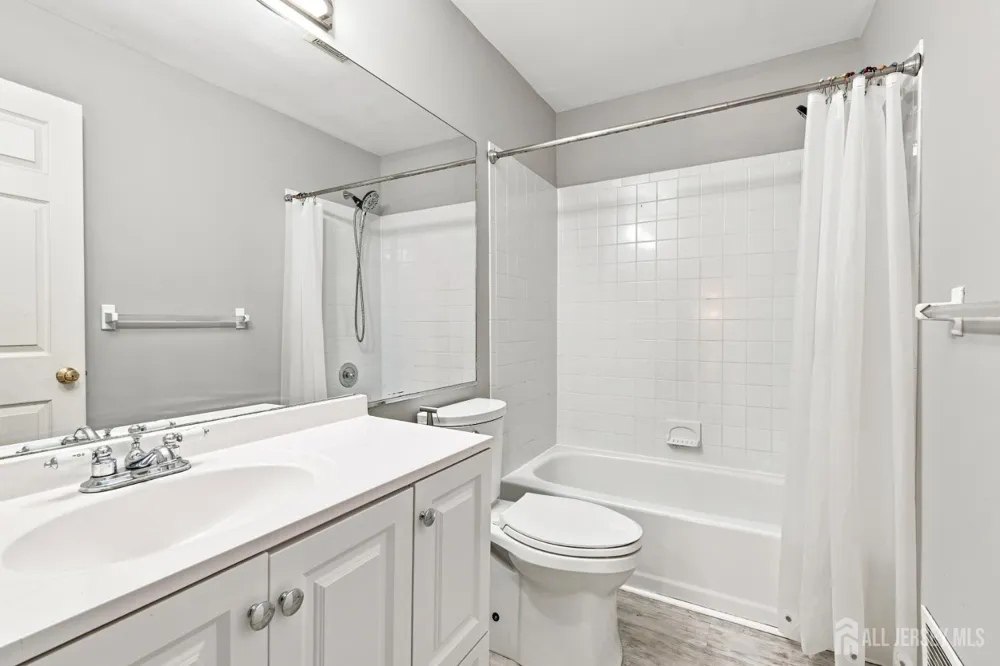 5 Cherrywood Drive Piscataway, NJ 08854