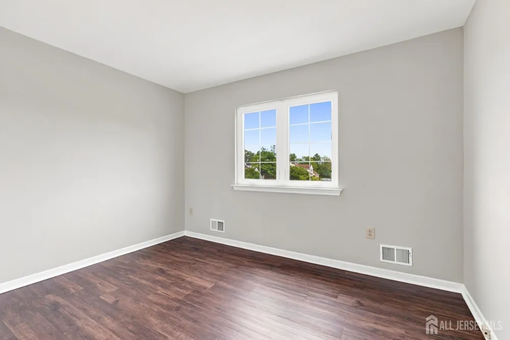 5 Cherrywood Drive Piscataway, NJ 08854