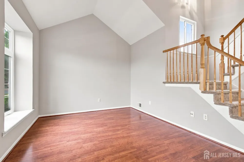 5 Cherrywood Drive Piscataway, NJ 08854