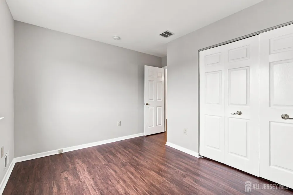 5 Cherrywood Drive Piscataway, NJ 08854