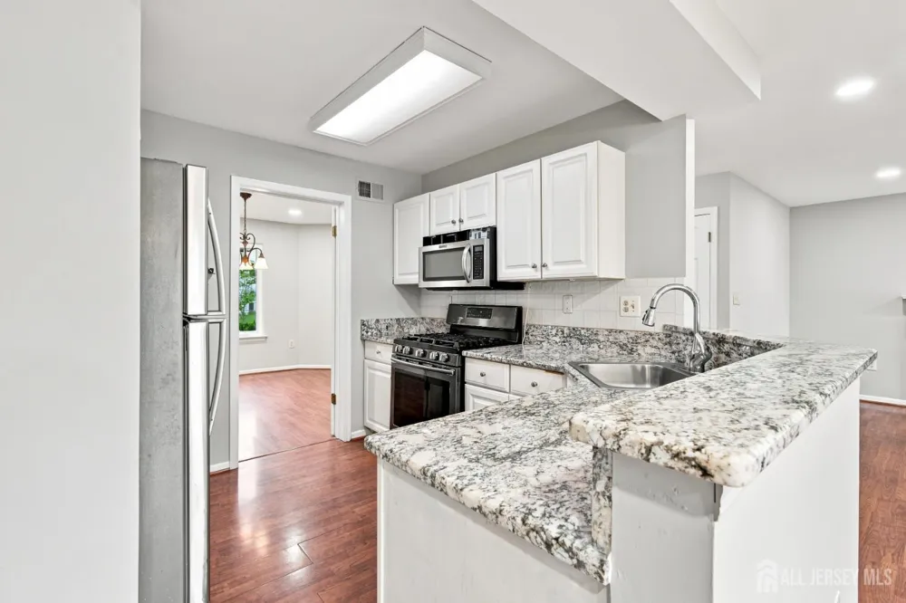 5 Cherrywood Drive Piscataway, NJ 08854