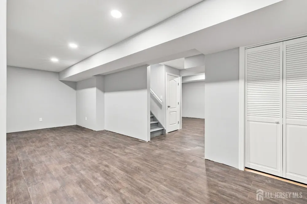 5 Cherrywood Drive Piscataway, NJ 08854