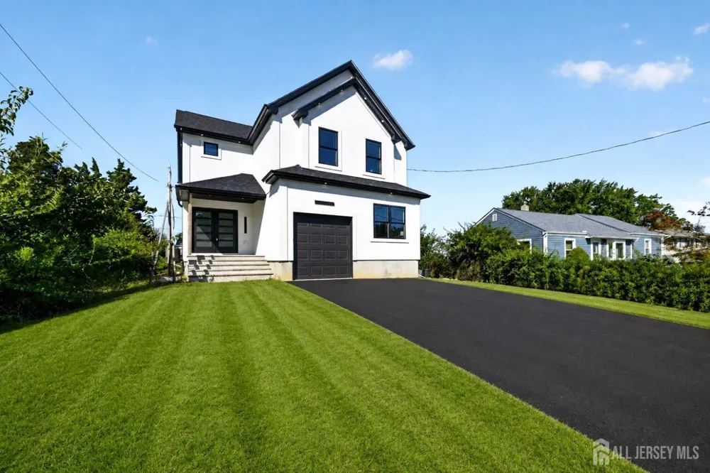 49 Victory Place East Brunswick, NJ 08816