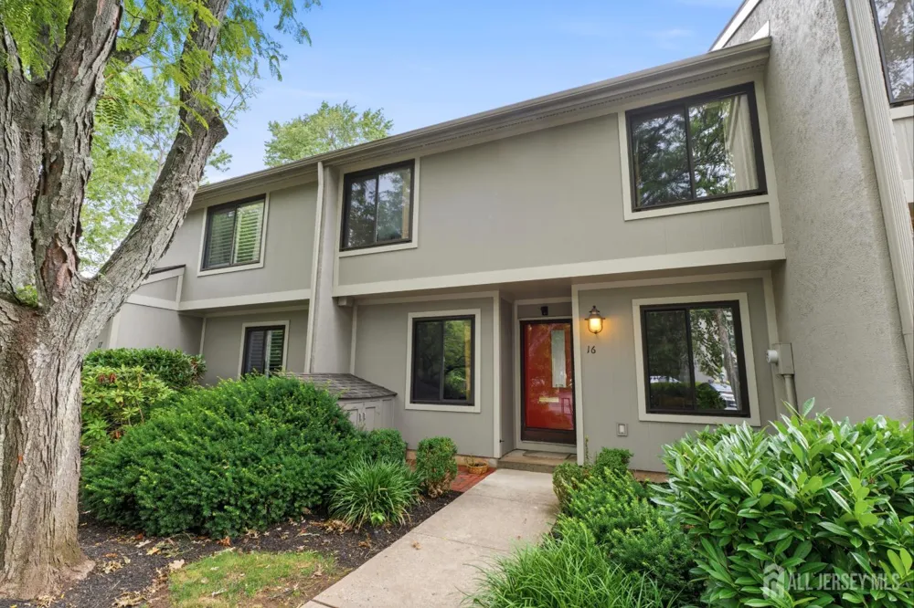 16 Irongate Metuchen, NJ 08840