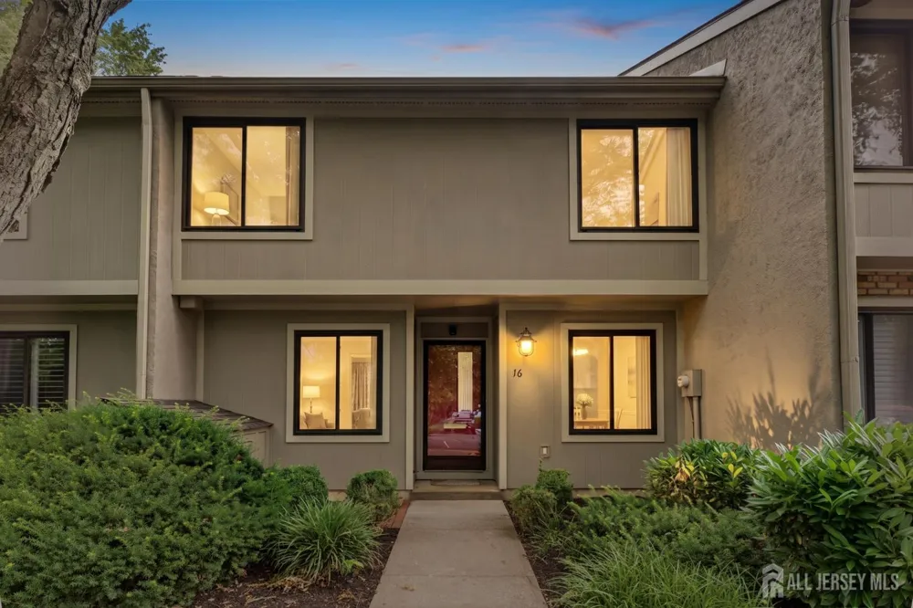 16 Irongate Metuchen, NJ 08840