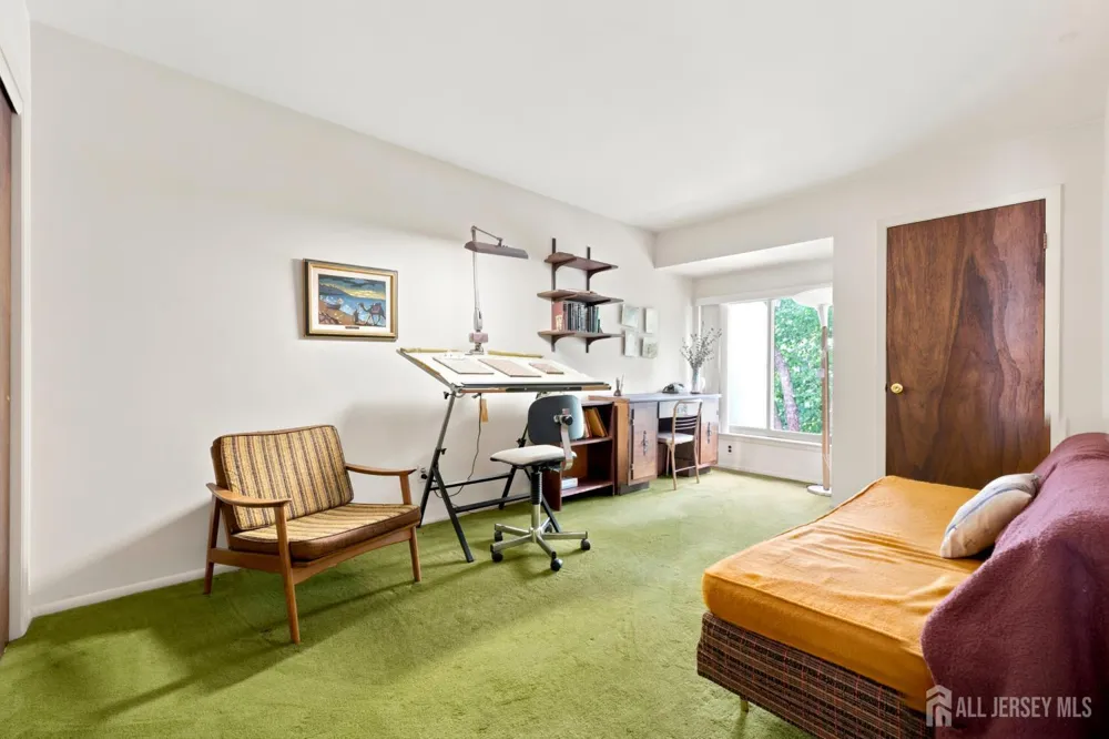 16 Irongate Metuchen, NJ 08840