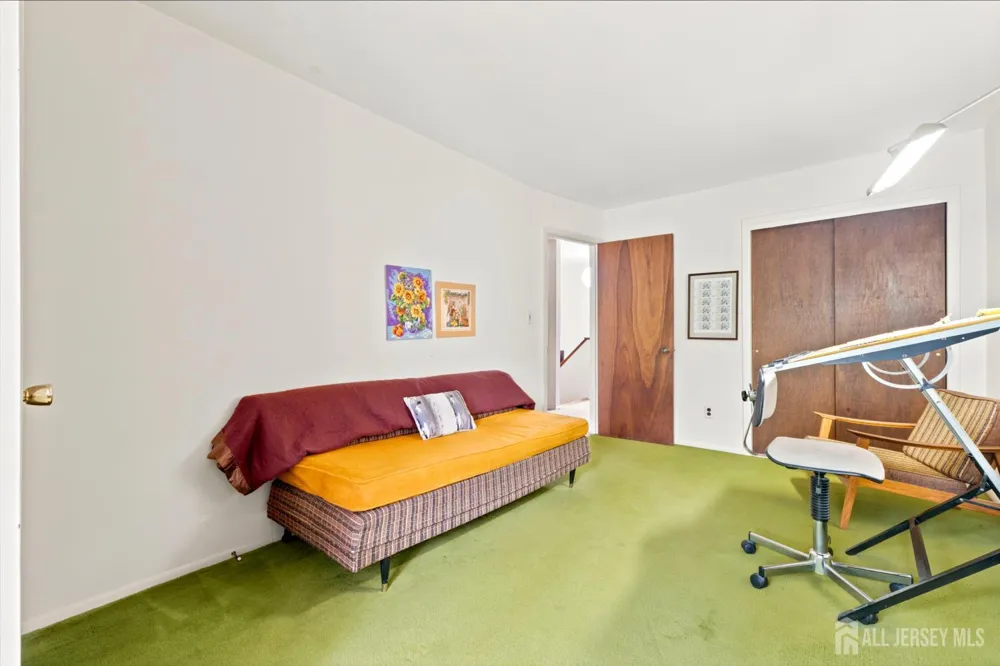 16 Irongate Metuchen, NJ 08840