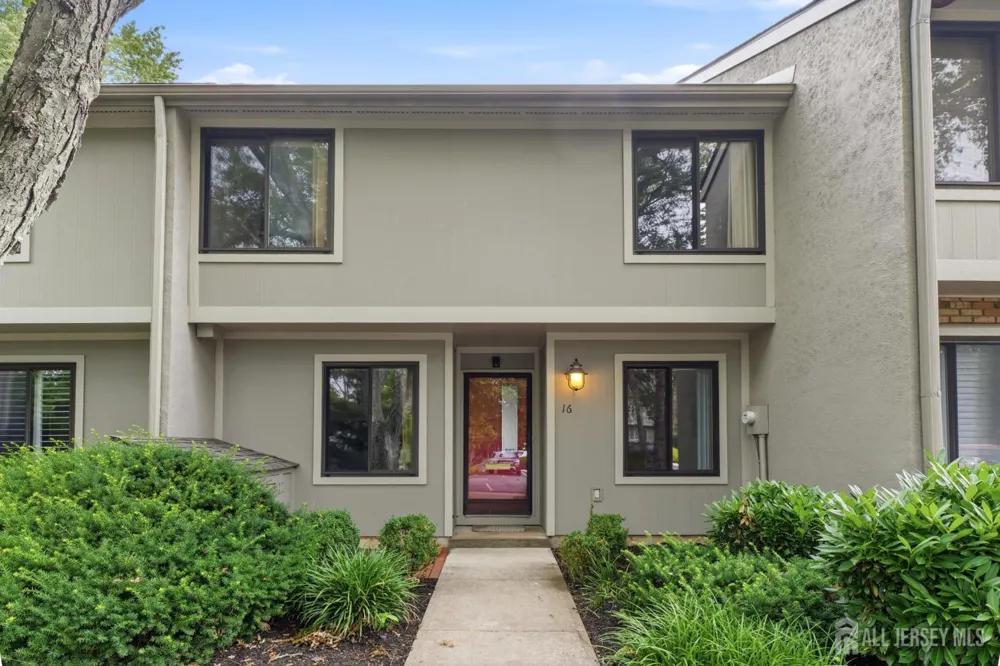 16 Irongate Metuchen, NJ 08840