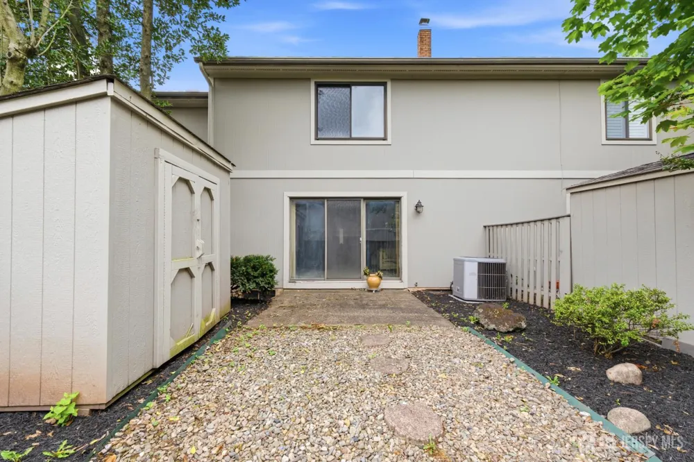 16 Irongate Metuchen, NJ 08840