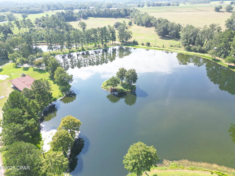4630 Canary Road Graceville, FL 32440
