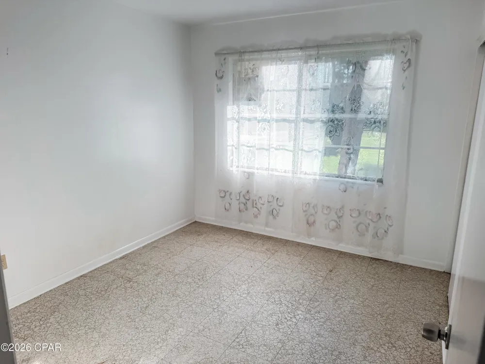 4630 Canary Road Graceville, FL 32440