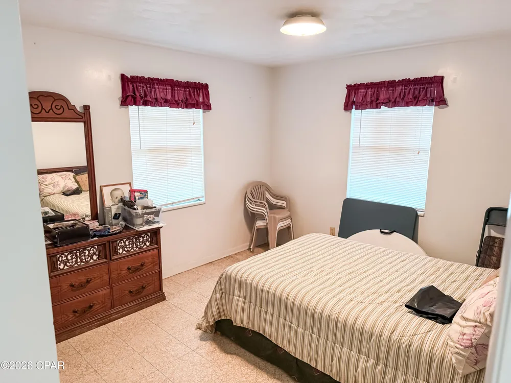 4630 Canary Road Graceville, FL 32440
