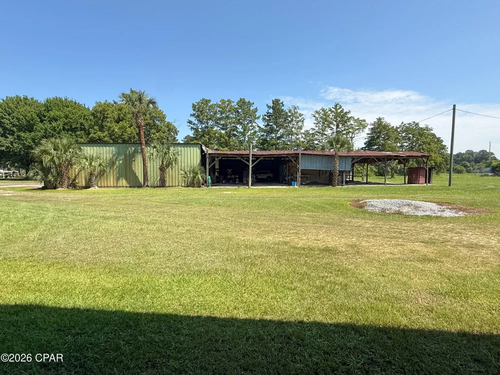 4630 Canary Road Graceville, FL 32440
