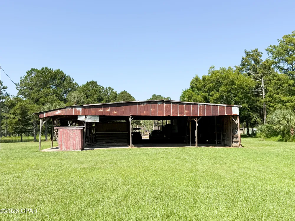 4630 Canary Road Graceville, FL 32440