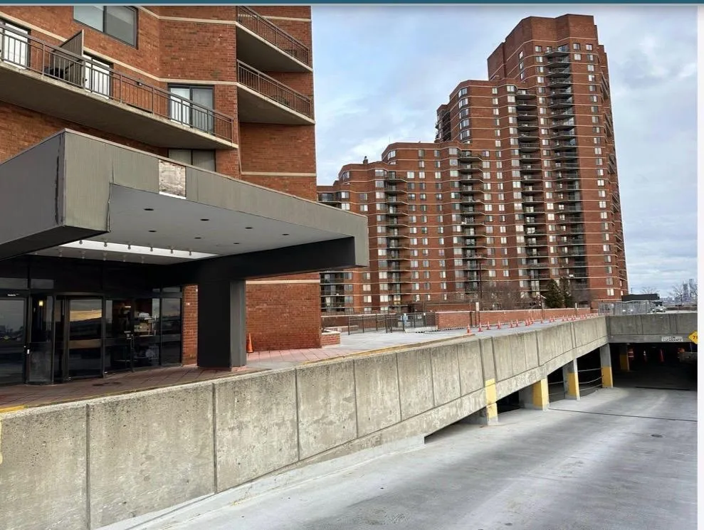 238 HARMON COVE TOWER Secaucus, NJ 07094
