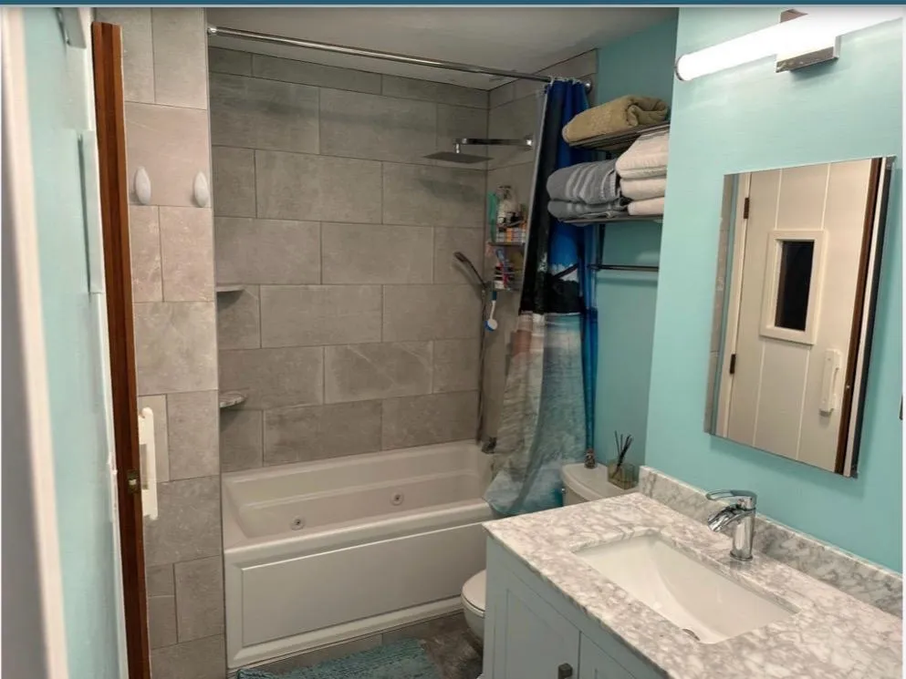 238 HARMON COVE TOWER Secaucus, NJ 07094