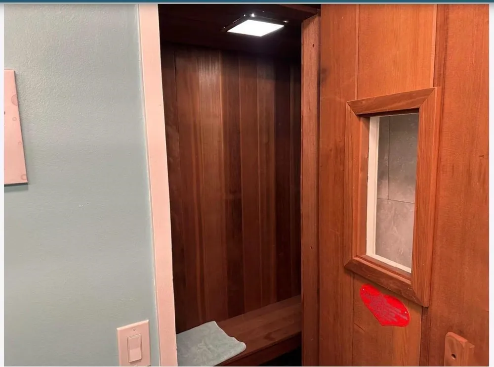 238 HARMON COVE TOWER Secaucus, NJ 07094