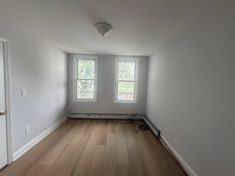 739 BROADWAY Bayonne, NJ 07002