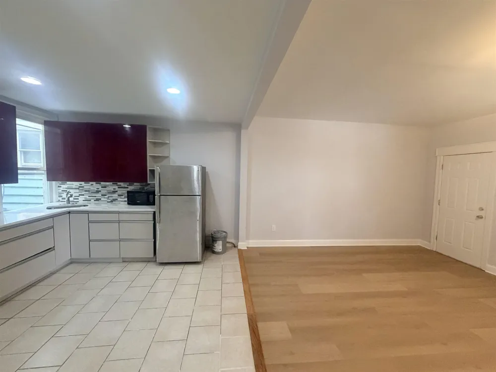 739 BROADWAY Bayonne, NJ 07002