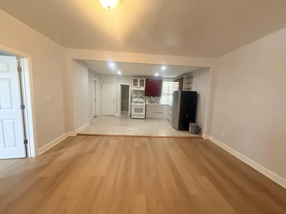 739 BROADWAY Bayonne, NJ 07002