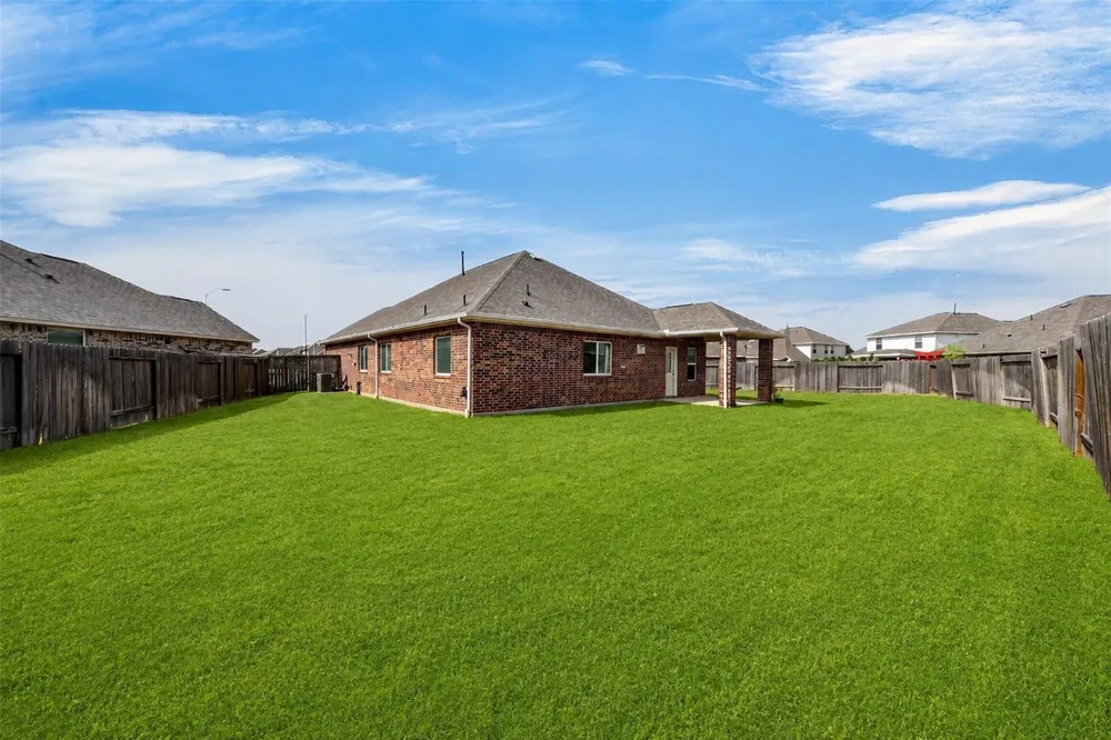 1902 Willow Ridge Ln Brookshire, TX 77423