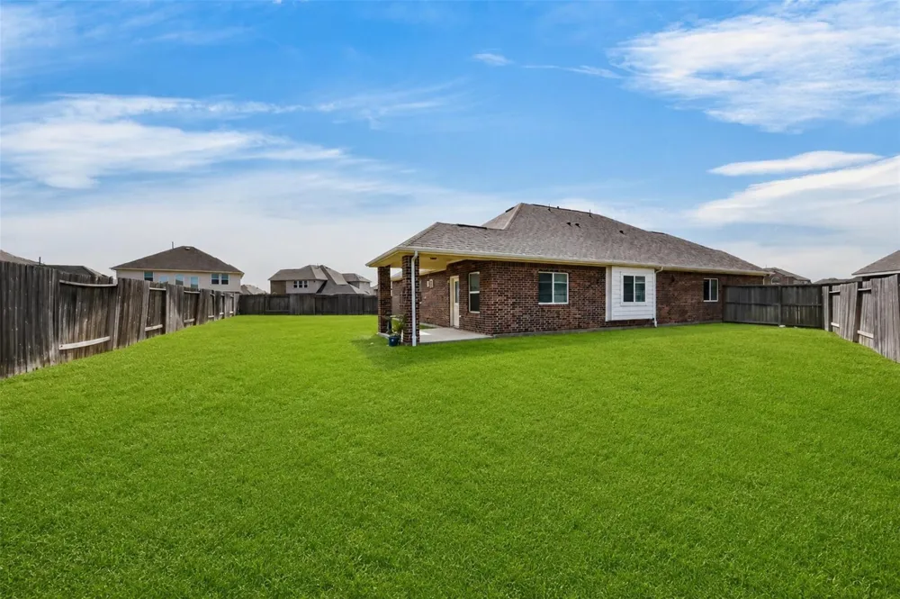 1902 Willow Ridge Ln Brookshire, TX 77423
