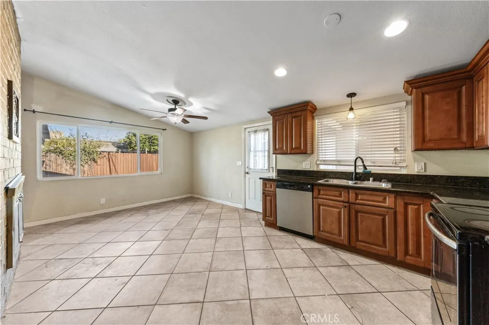 6790 El Cajon Dr Riverside, CA 92504