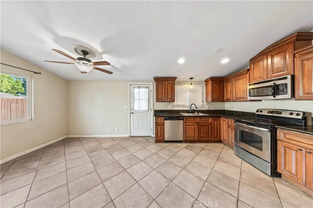 6790 El Cajon Dr Riverside, CA 92504