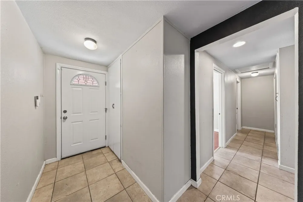 6790 El Cajon Dr Riverside, CA 92504