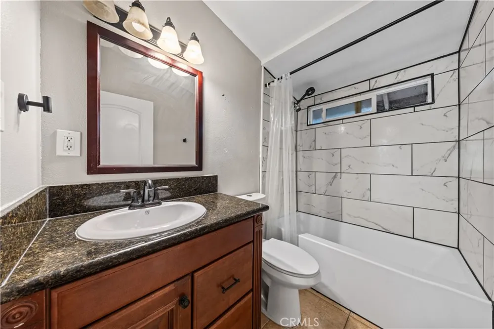 6790 El Cajon Dr Riverside, CA 92504