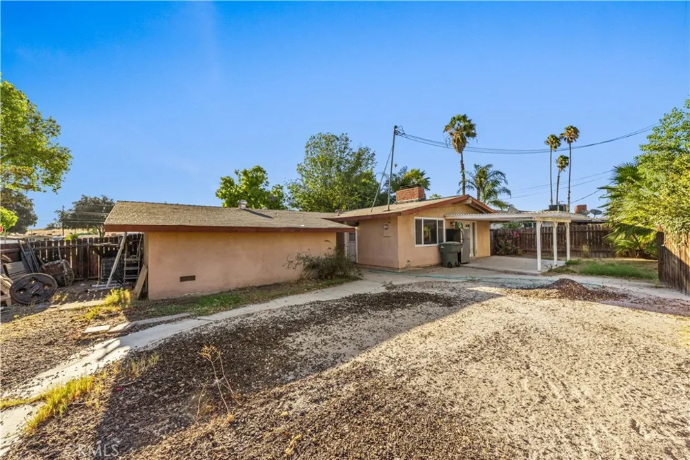 6790 El Cajon Dr Riverside, CA 92504